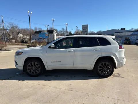 Another view of 2019 Jeep Cherokee High Altitude for sale in Jamestown, NY at Dave Warren Chrysler Dodge Jeep Ram