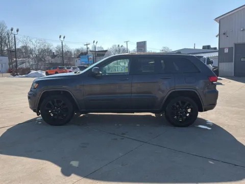More photos of 2018 Jeep Grand Cherokee Altitude at Dave Warren Chrysler Dodge Jeep Ram, NY