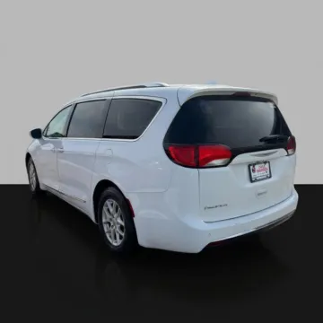 More photos of 2020 Chrysler Pacifica Touring L at Dave Warren Chrysler Dodge Jeep Ram, NY