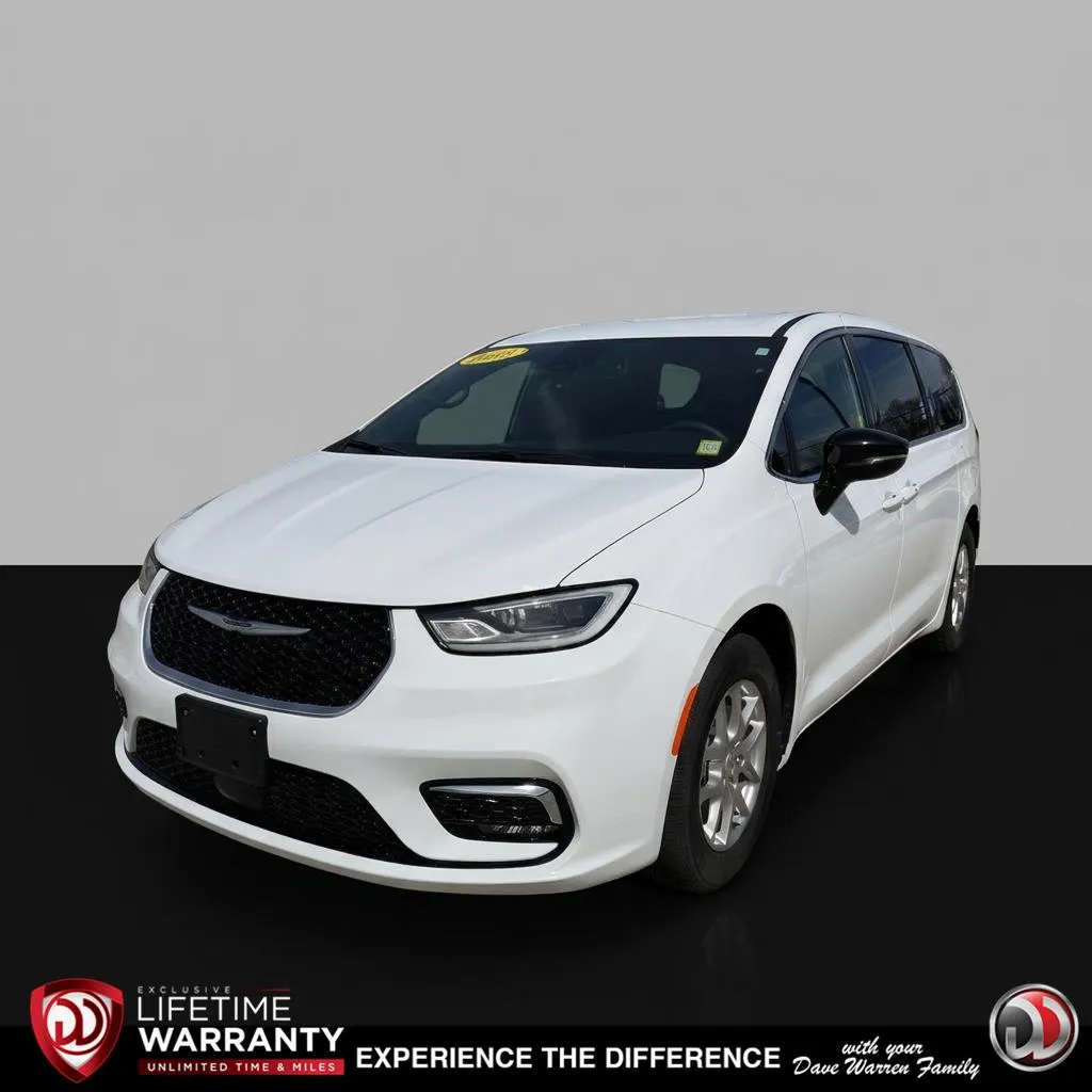 White 2025 Chrysler Pacifica Select for sale in Jamestown, NY