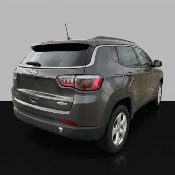 More photos of 2019 Jeep Compass Latitude at Dave Warren Chrysler Dodge Jeep Ram, NY