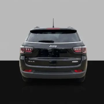 More photos of 2022 Jeep Compass Latitude at Dave Warren Chrysler Dodge Jeep Ram, NY