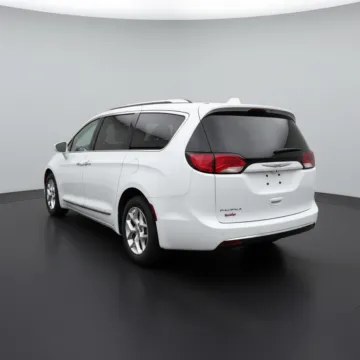 More photos of 2020 Chrysler Pacifica Touring L Plus at Dave Warren Chrysler Dodge Jeep Ram, NY