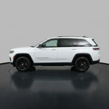 Another view of 2024 Jeep Grand Cherokee Laredo for sale in Jamestown, NY at Dave Warren Chrysler Dodge Jeep Ram