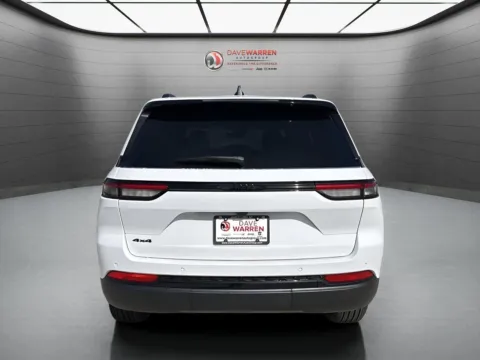 More photos of 2025 Jeep Grand Cherokee Altitude at Dave Warren Chrysler Dodge Jeep Ram, NY