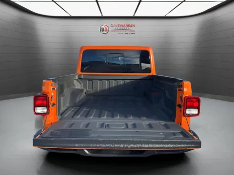 More photos of 2025 Jeep Gladiator High Tide at Dave Warren Chrysler Dodge Jeep Ram, NY