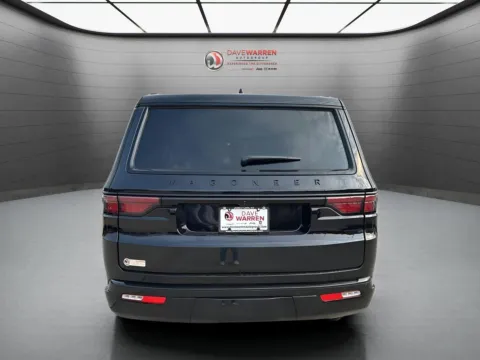 More photos of 2025 Jeep Wagoneer Series II Carbide at Dave Warren Chrysler Dodge Jeep Ram, NY