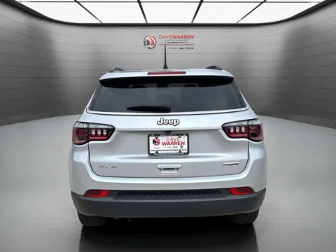 More photos of 2024 Jeep Compass Latitude Lux at Dave Warren Chrysler Dodge Jeep Ram, NY