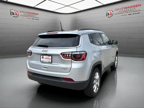 More photos of 2024 Jeep Compass Latitude Lux at Dave Warren Chrysler Dodge Jeep Ram, NY