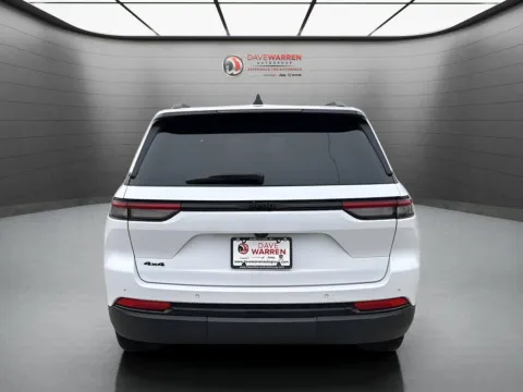 More photos of 2022 Jeep Grand Cherokee Altitude at Dave Warren Chrysler Dodge Jeep Ram, NY