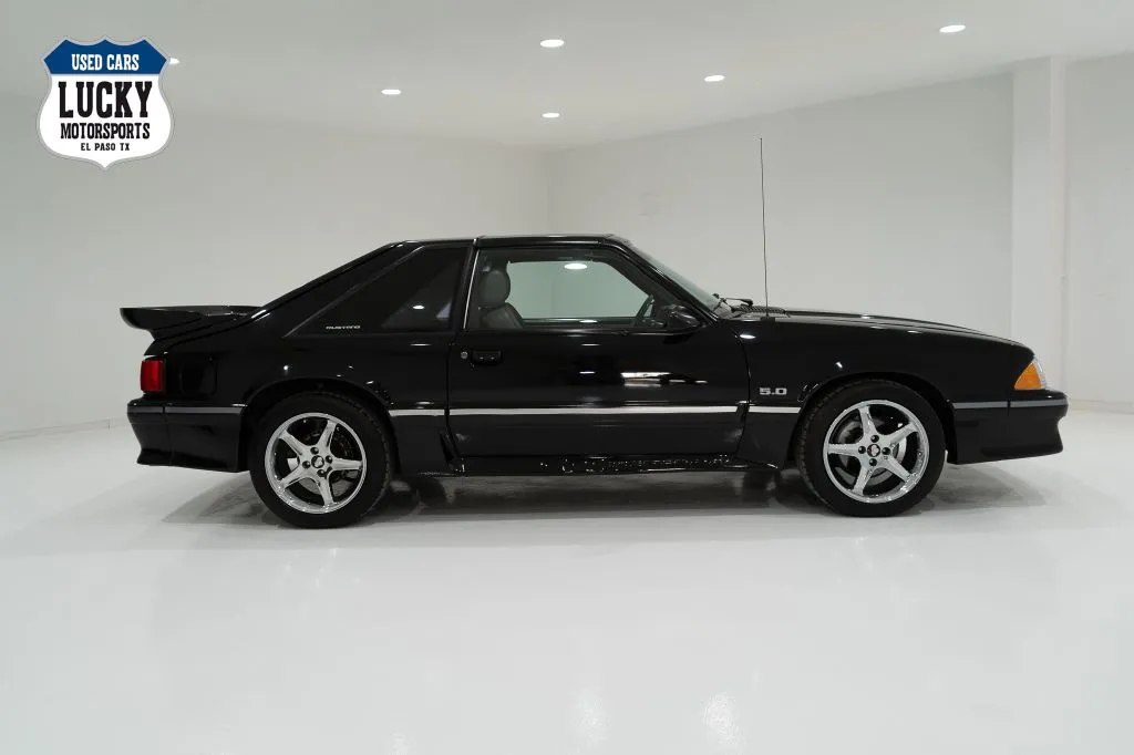 1987 Ford Mustang's photo