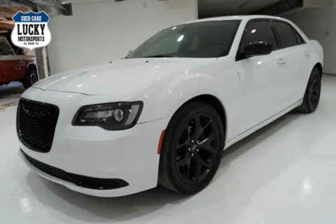 More photos of 2021 CHRYSLER 300 TOURING at Lucky Motorsports Inc., TX