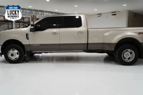 More photos of 2017 FORD F350 SUPER DUTY at Lucky Motorsports Inc., TX
