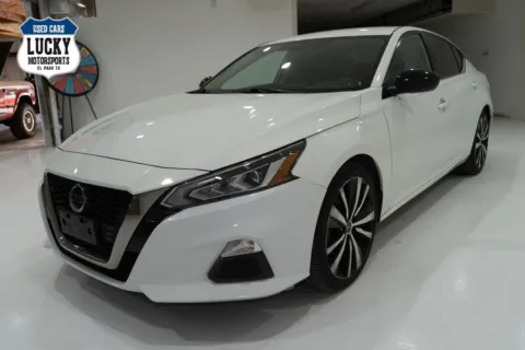 More photos of 2019 NISSAN ALTIMA SR at Lucky Motorsports Inc., TX