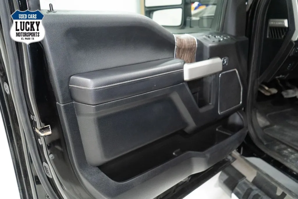 2017 Ford F-350 Super Duty Lariat - Photo 31