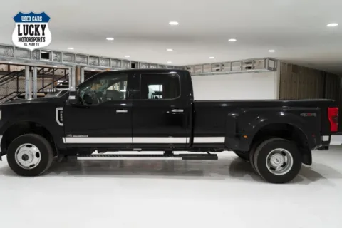 More photos of 2017 FORD F350 SUPER DUTY 4DR at Lucky Motorsports Inc., TX