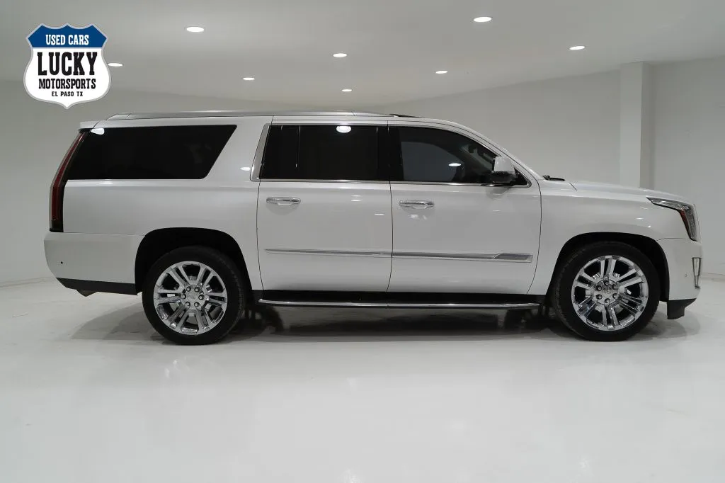 2019 Cadillac Escalade ESV AWD Luxury's photo