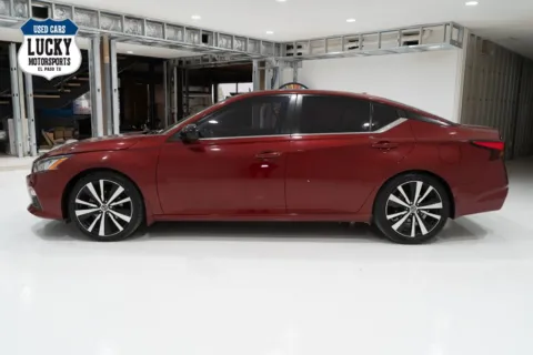More photos of 2022 NISSAN ALTIMA SR at Lucky Motorsports Inc., TX