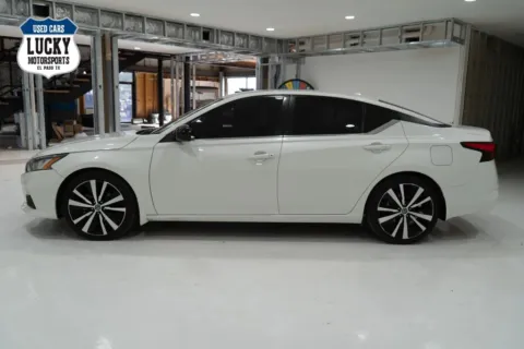 More photos of 2022 NISSAN ALTIMA SR 4DR at Lucky Motorsports Inc., TX