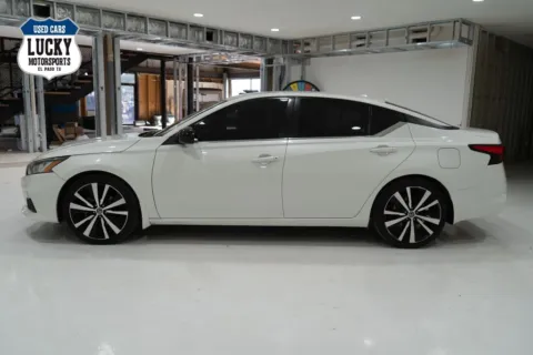 More photos of 2022 NISSAN ALTIMA SR at Lucky Motorsports Inc., TX