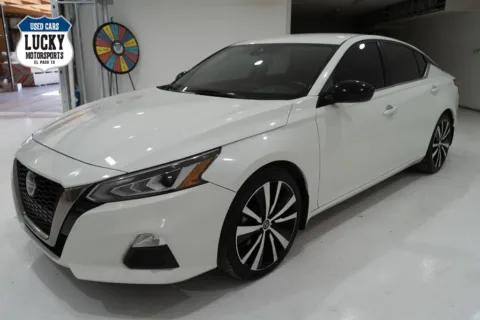 More photos of 2022 NISSAN ALTIMA SR at Lucky Motorsports Inc., TX