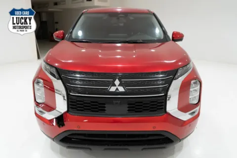 Another view of 2024 Mitsubishi Outlander SE Sport Utility 4D for sale in El Paso, TX at Lucky Motorsports Inc.