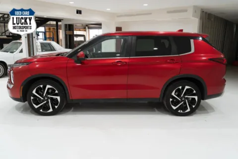 More photos of 2024 Mitsubishi Outlander SE Sport Utility 4D at Lucky Motorsports Inc., TX