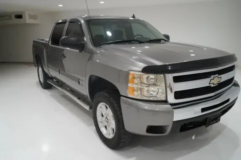 Photos of 2009 Chevrolet Silverado 1500 Crew Cab LT Pickup 4D 5 3/4 ft for sale in El Paso, TX at Lucky Motorsports Inc.