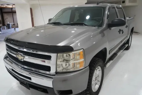 More photos of 2009 Chevrolet Silverado 1500 Crew Cab LT Pickup 4D 5 3/4 ft at Lucky Motorsports Inc., TX