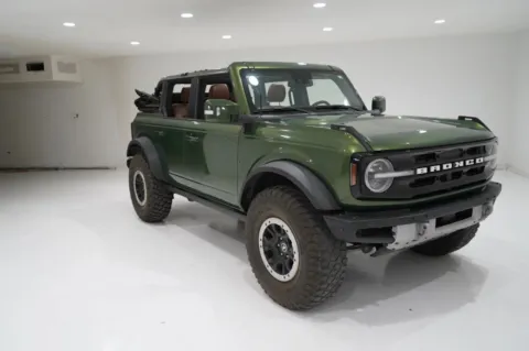 Photos of 2022 Ford Bronco Outer Banks Sport Utility 4D for sale in El Paso, TX at Lucky Motorsports Inc.