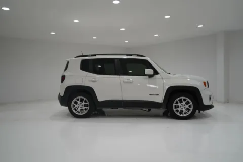 More photos of 2020 Jeep Renegade Latitude Sport Utility 4D at Lucky Motorsports Inc., TX