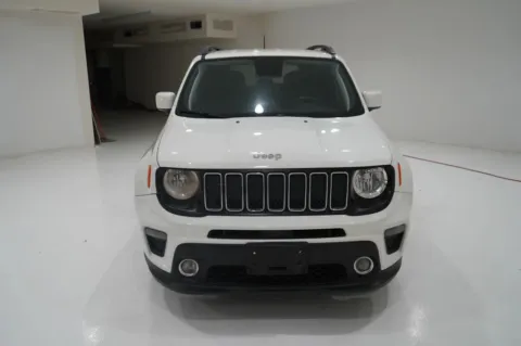 Another view of 2020 Jeep Renegade Latitude Sport Utility 4D for sale in El Paso, TX at Lucky Motorsports Inc.