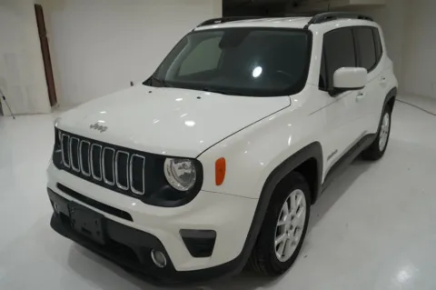 More photos of 2020 Jeep Renegade Latitude Sport Utility 4D at Lucky Motorsports Inc., TX