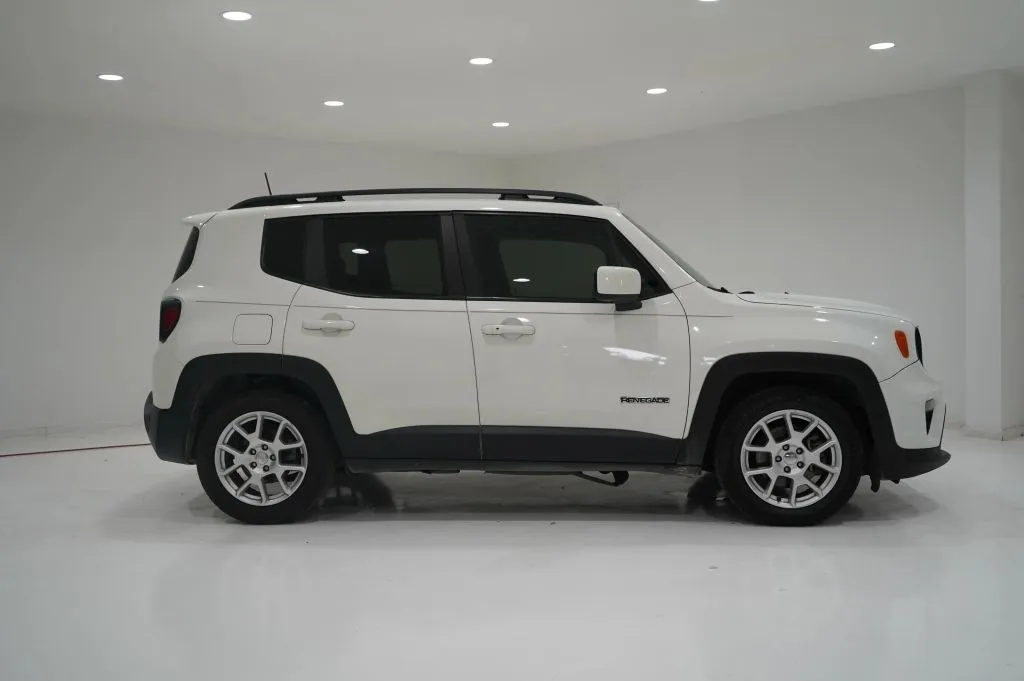 White 2020 Jeep Renegade Latitude Sport Utility 4D for sale in El Paso, TX