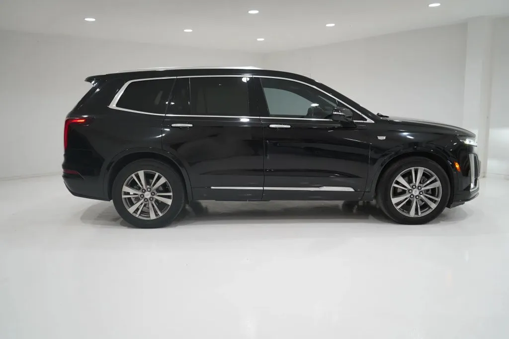 Black 2022 Cadillac XT6 Premium Luxury Sport Utility 4D for sale in El Paso, TX