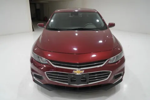 Another view of 2018 Chevrolet Malibu LT Sedan 4D for sale in El Paso, TX at Lucky Motorsports Inc.