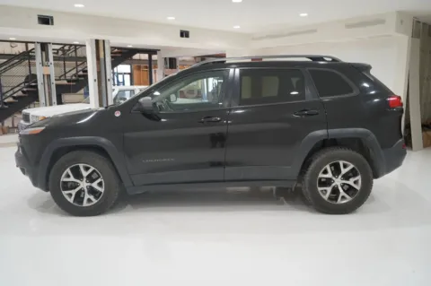 More photos of 2017 Jeep Cherokee TrailHawk Sport Utility 4D at Lucky Motorsports Inc., TX