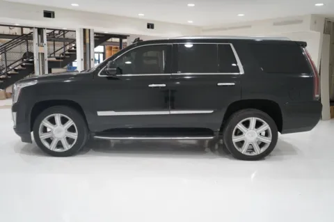 More photos of 2020 Cadillac Escalade Luxury Sport Utility 4D at Lucky Motorsports Inc., TX