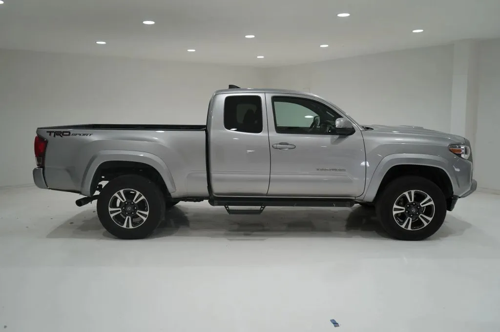 Silver 2016 Toyota Tacoma Access Cab TRD Sport Pickup 4D 6 ft for sale in El Paso, TX