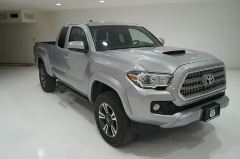 Photos of 2016 Toyota Tacoma Access Cab TRD Sport Pickup 4D 6 ft for sale in El Paso, TX at Lucky Motorsports Inc.