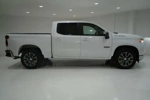 White 2025 Chevrolet Silverado 1500 Crew Cab LT Pickup 4D 5 3/4 ft for sale in El Paso, TX