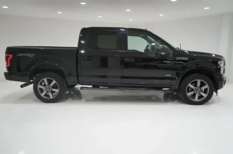 Black 2017 Ford F-150 SuperCrew Cab XLT Pickup 4D 5 1/2 ft for sale in El Paso, TX