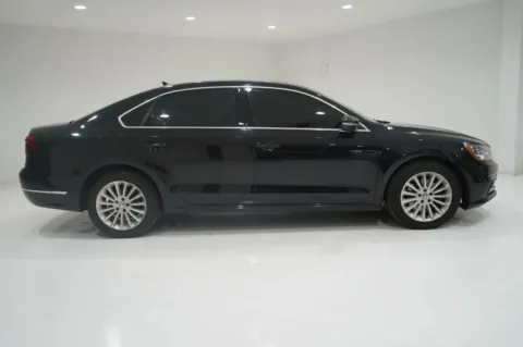 Black 2018 Volkswagen Passat 2.0T SE Sedan 4D for sale in El Paso, TX