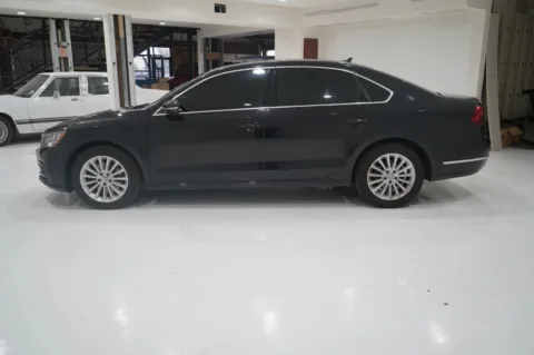 More photos of 2018 Volkswagen Passat 2.0T SE Sedan 4D at Lucky Motorsports Inc., TX