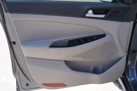 More photos of 2021 HYUNDAI TUCSON SE at Lucky Motorsports Inc., TX