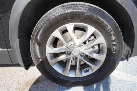 More photos of 2019 HYUNDAI SANTA FE SEL at Lucky Motorsports Inc., TX