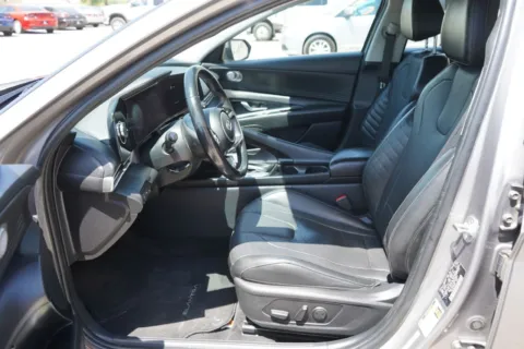 More photos of 2022 HYUNDAI ELANTRA LIMITED at Lucky Motorsports Inc., TX