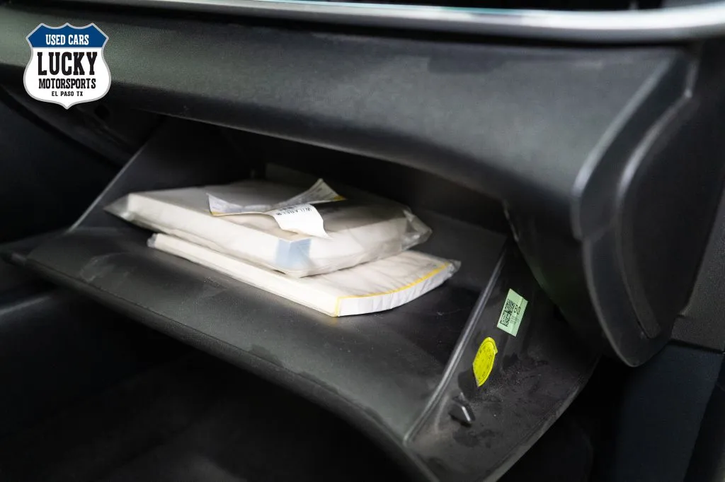 2022 Hyundai Elantra Limited - Photo 9