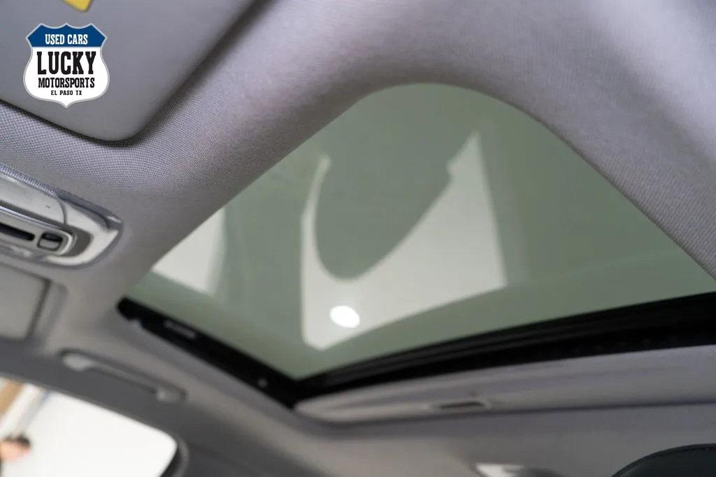 2022 Hyundai Elantra Limited - Photo 20