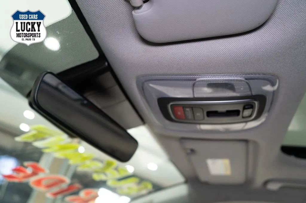 2022 Hyundai Elantra Limited - Photo 21